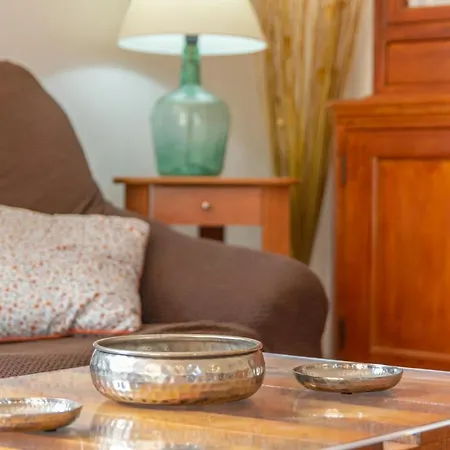 Casa Dina فيلة إيز ميركاذال